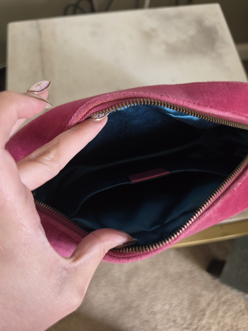 Gucci Pink Velvet GG Marmont Shoulder Bag Small - Picture 3 of 7